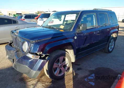 2017 Jeep Patriot Latitude 4X4 z USA, uszkodzony, nr VIN 1C4NJRFB5HD181598